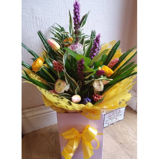 Large Spring Giftboxed Bouquet
